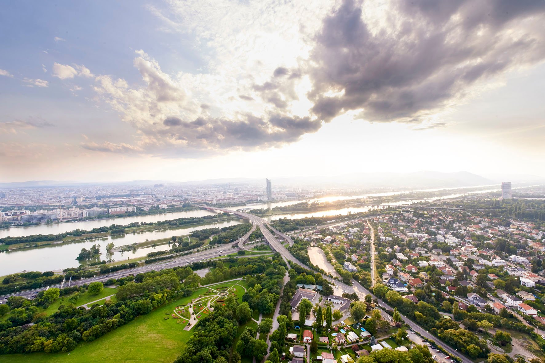 Donauturm_5_Ausschnitt SW